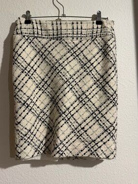 White House Black Market Cream and Black Plaid Pencil Skirt